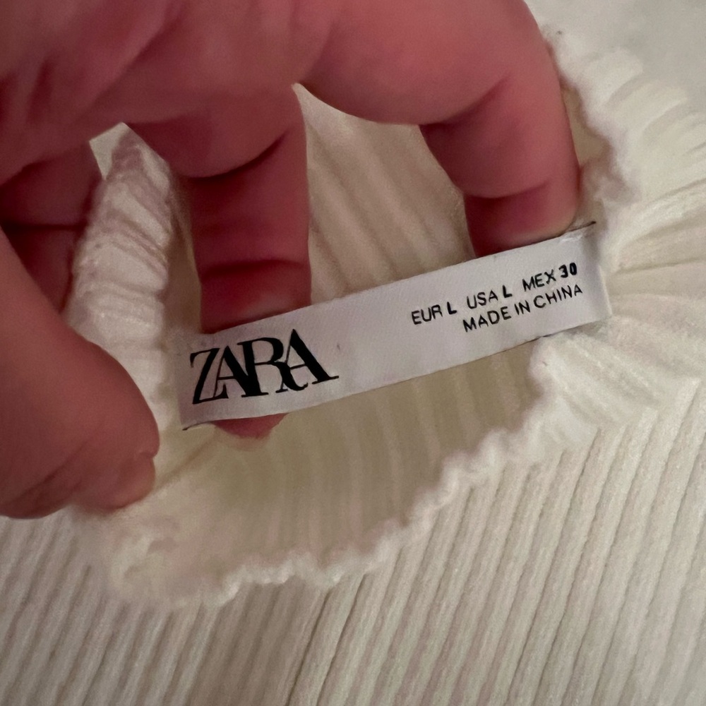 Zara white sleeveless basic top - Picture 2 of 2